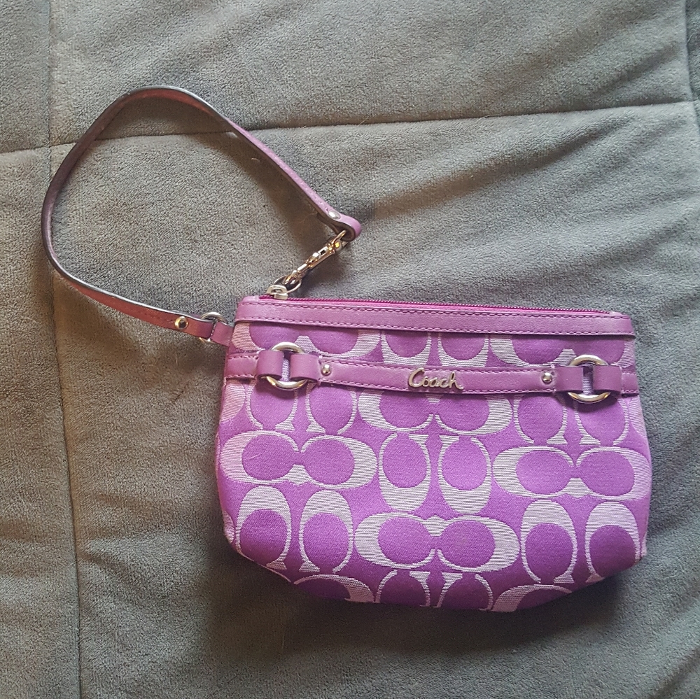 Authentic COACH wristlet - Picture 2 of 11